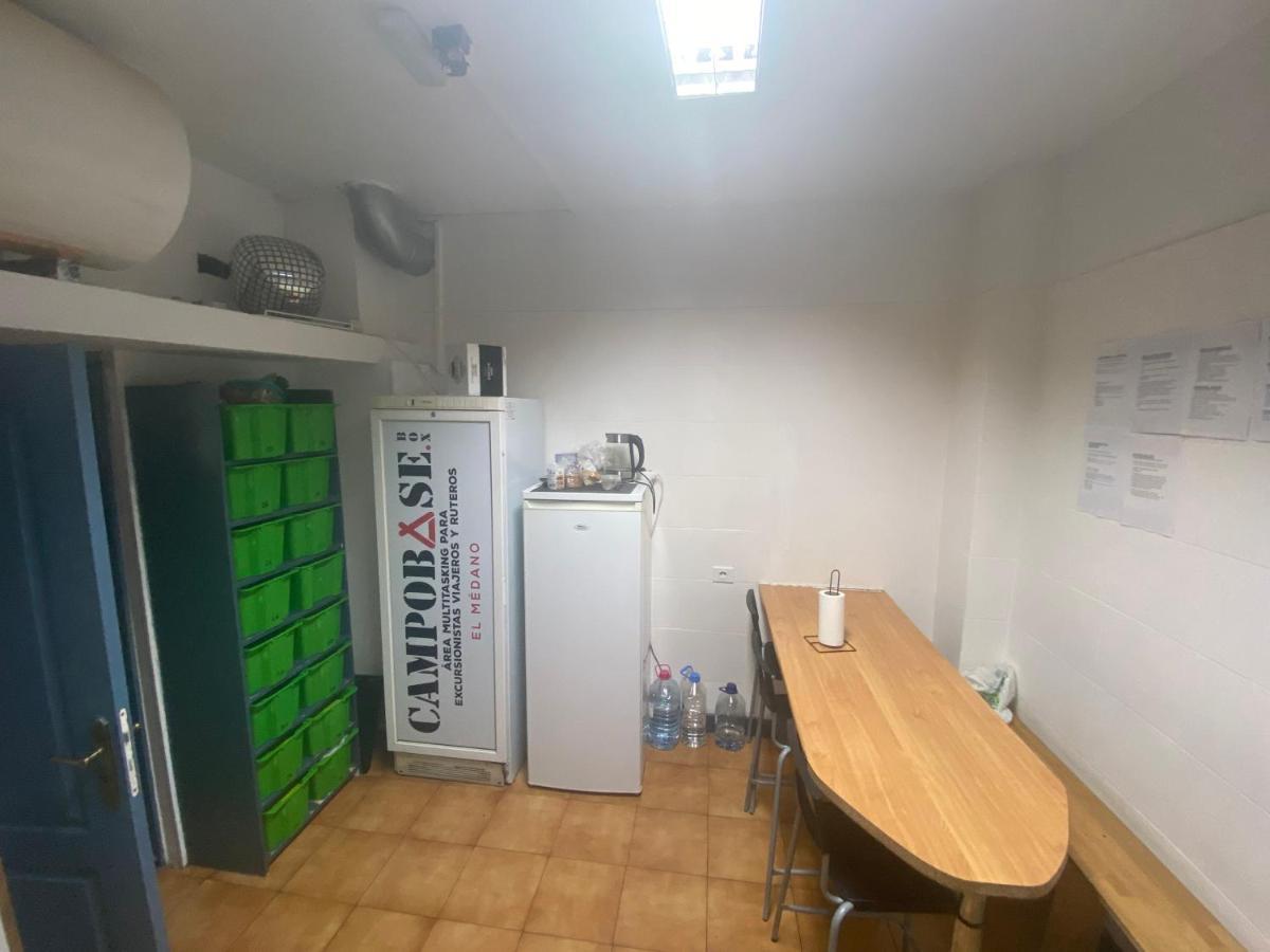 Campobase.Box Hostel El Médano Екстериор снимка